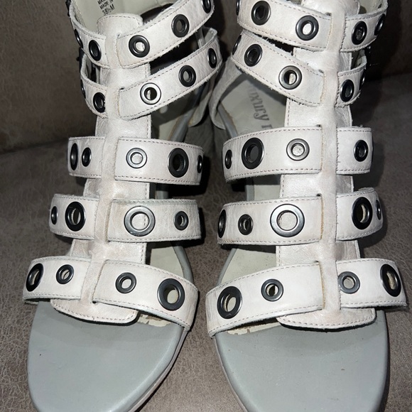 Luxury Rebel Mandy Womens Gray Studded  Ankle Strap Block Heel Size 38.5 Euro - Picture 12 of 14